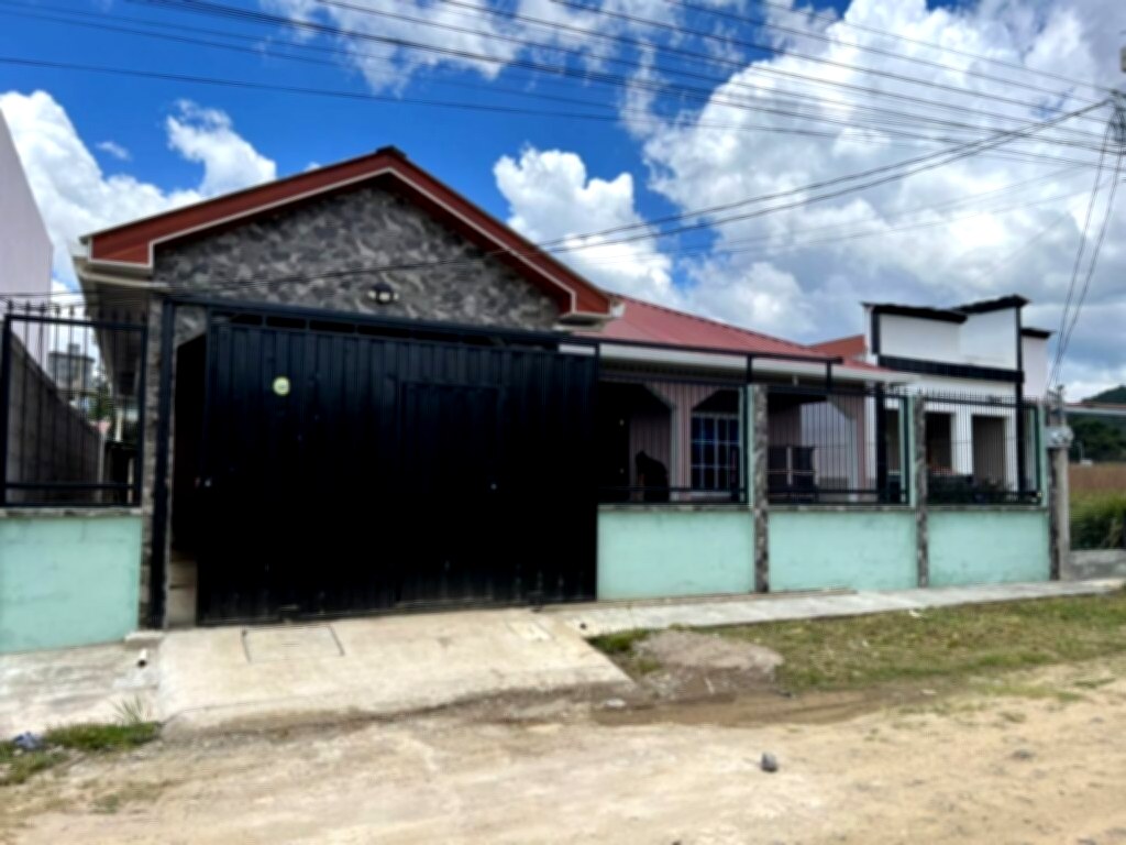 Venta de casas en la esperanza intibuca, 3 habitaciones y banos, valor 2950000