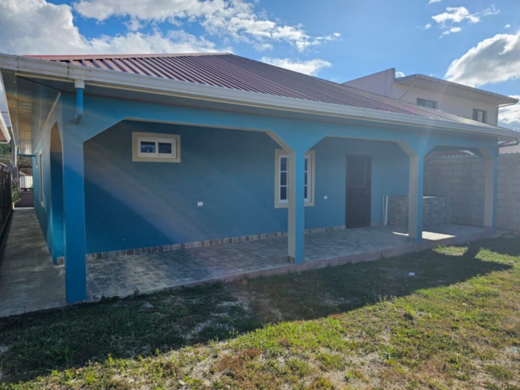 Venta de casa en la esperanza, intibuca, 2026 2027, residencial los arrayanes