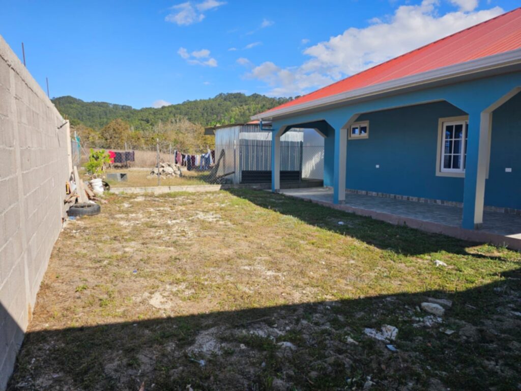 Venta de casa en la esperanza, intibuca, 2026 2027, residencial los arrayanes