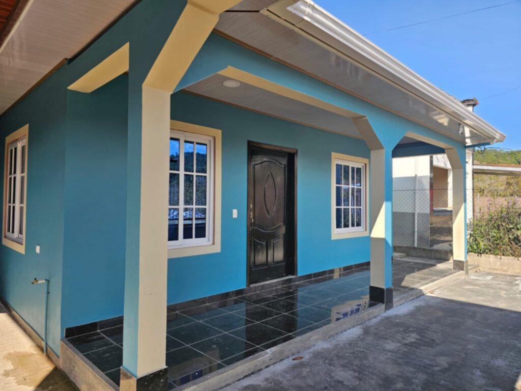 Venta de casa en la esperanza, intibuca, 2026 2027, residencial los arrayanes