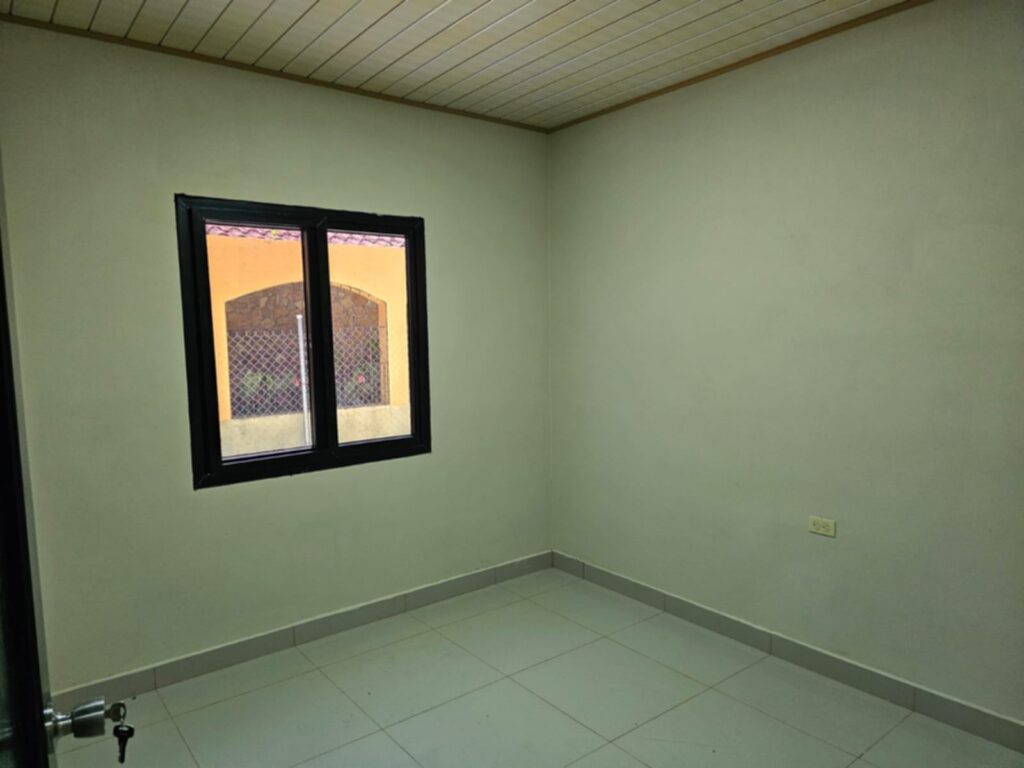 Venta de casa de 3 habitaciones en residencial villa isabela en la esperanza intibuca