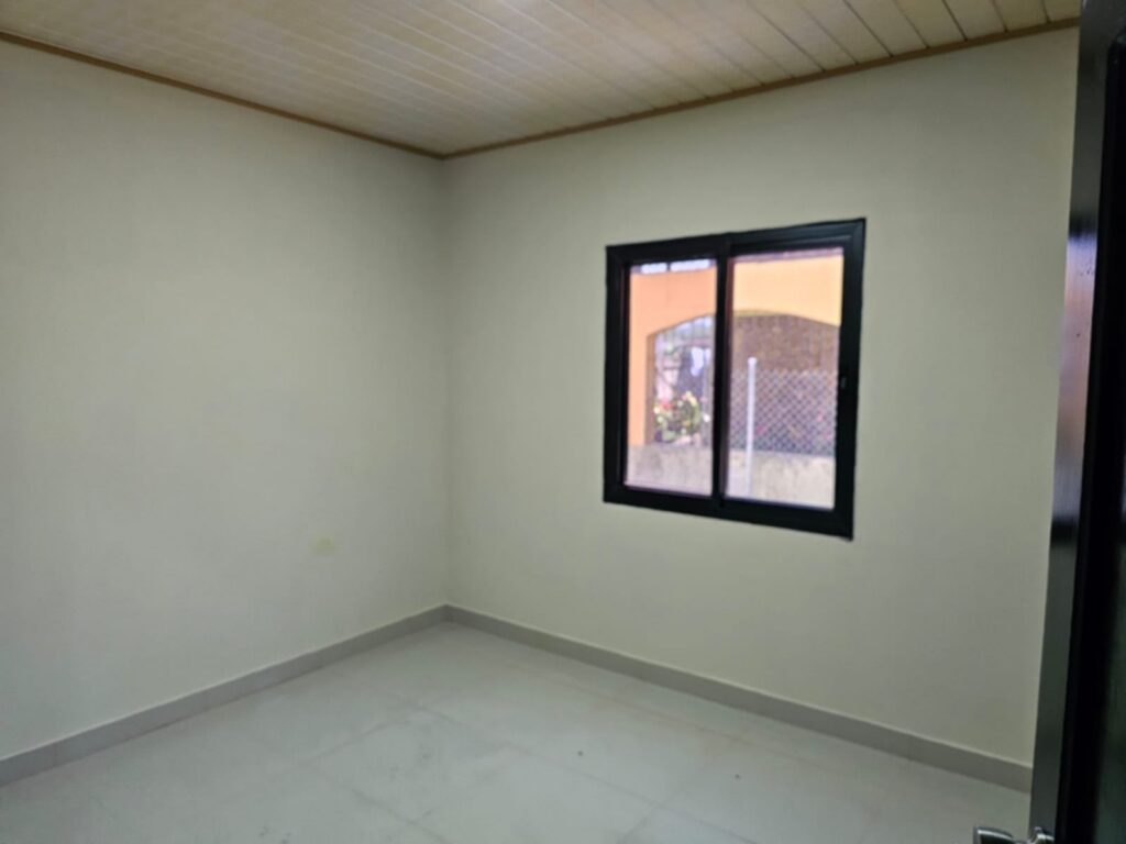 Venta de casa de 3 habitaciones en residencial villa isabela en la esperanza intibuca
