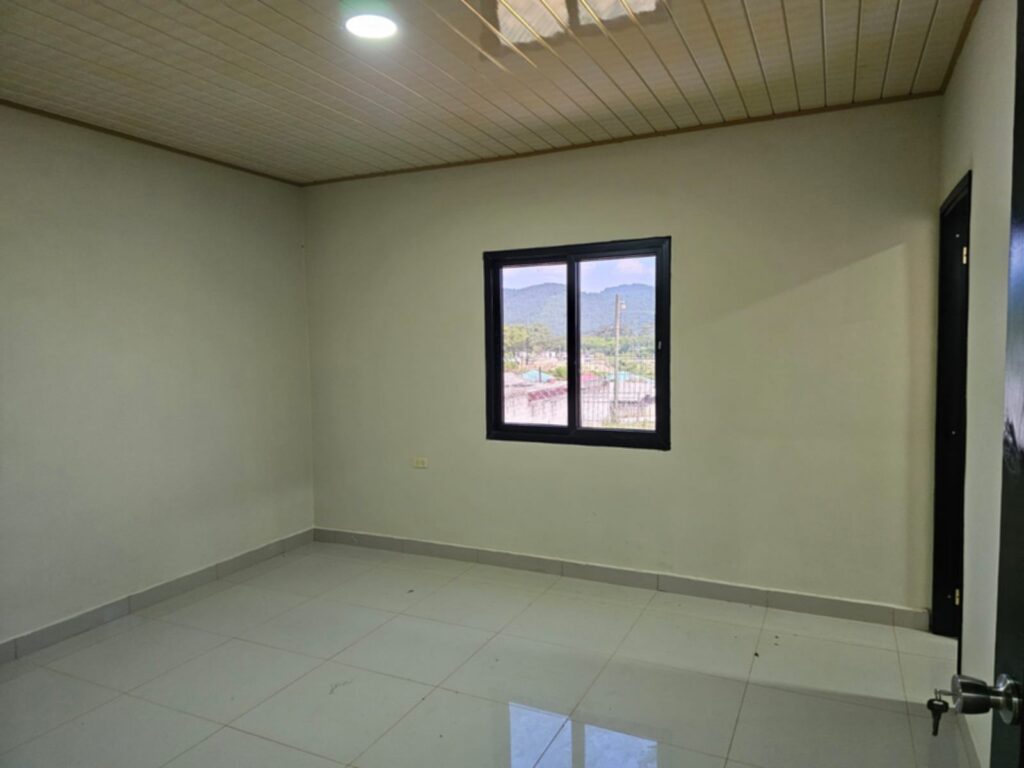 Venta de casa de 3 habitaciones en residencial villa isabela en la esperanza intibuca