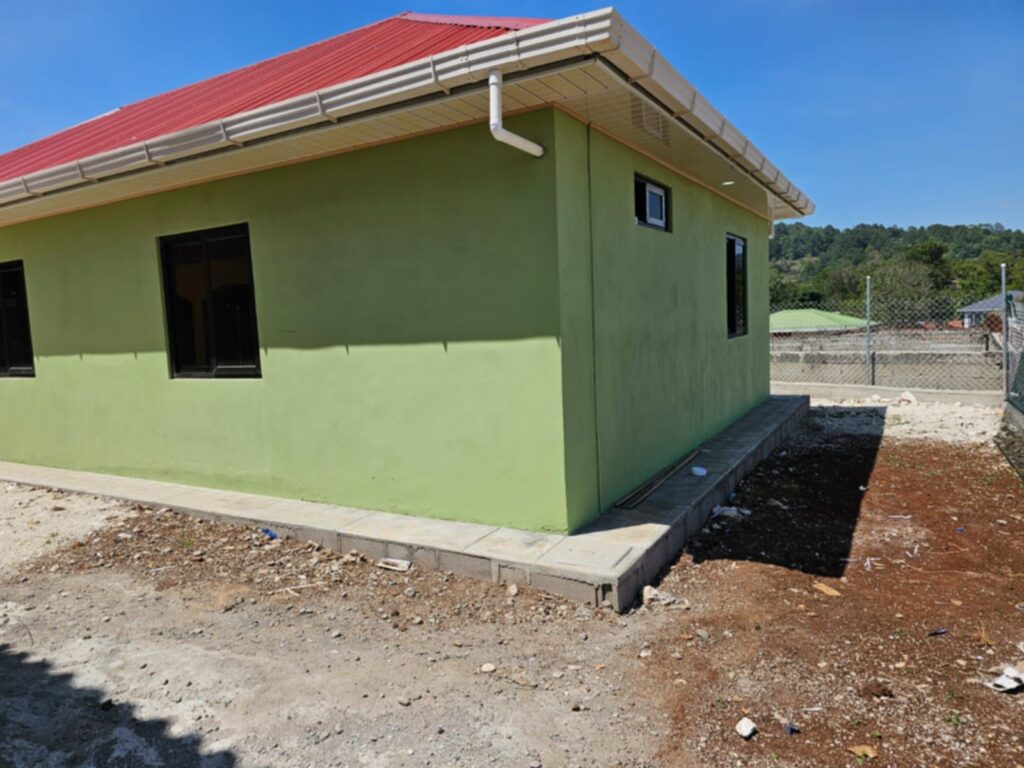 Venta de casa de 3 habitaciones en residencial villa isabela en la esperanza intibuca
