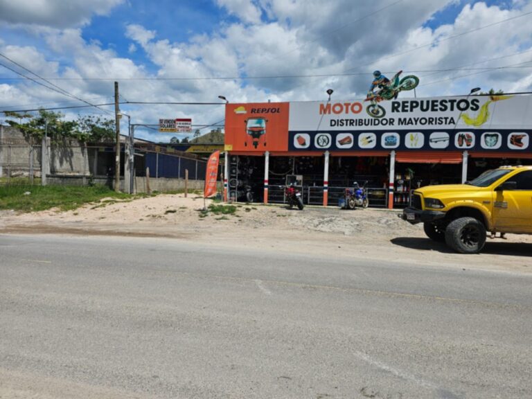 Lote Comercial en Venta en Marcala, La Paz — 3,080 Varas Cuadradas en la Zona de Mayor Tráfico