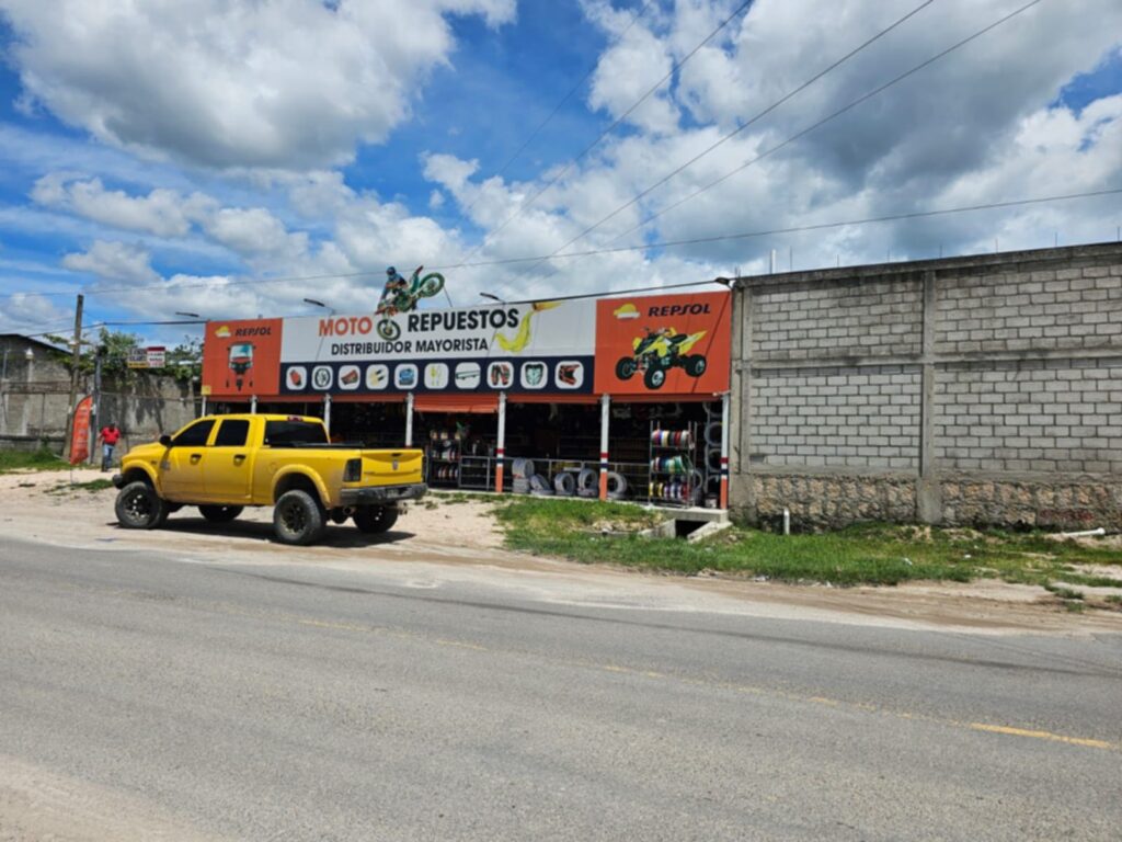 Lote Comercial en Venta en Marcala, La Paz — 3,080 Varas Cuadradas en la Zona de Mayor Tráfico