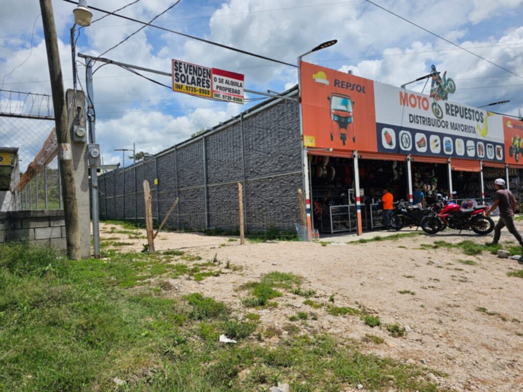 Lote Comercial en Venta en Marcala, La Paz — 3,080 Varas Cuadradas en la Zona de Mayor Tráfico