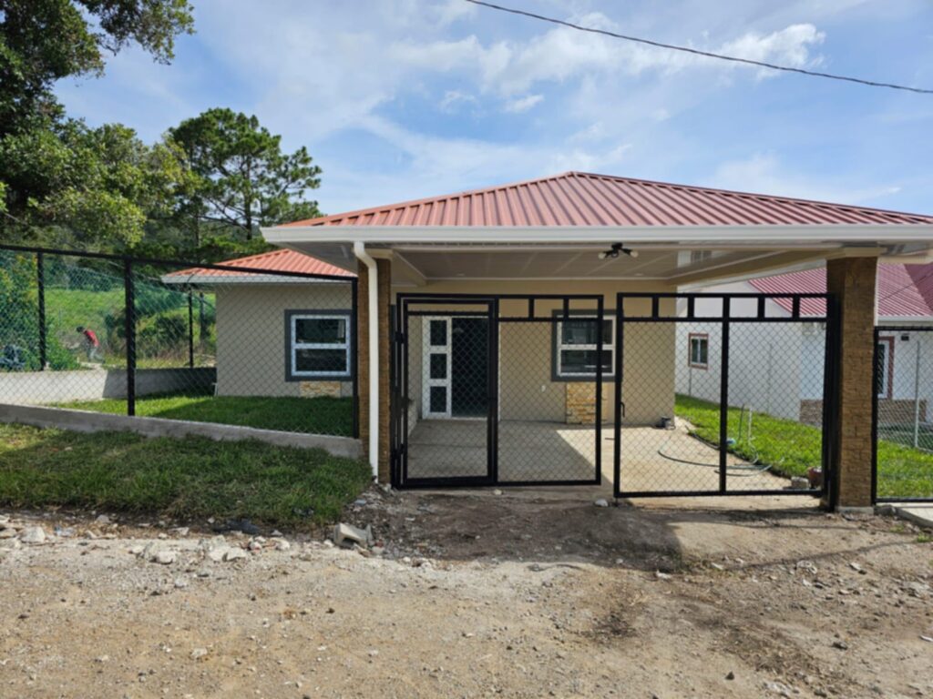 Casa en Venta en Los Arrayanes, La Esperanza, Intibucá: 3 Habitaciones