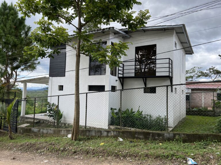 Casa en venta en Marcala, La Paz: 3 habitaciones, terraza y agua las 24 horas